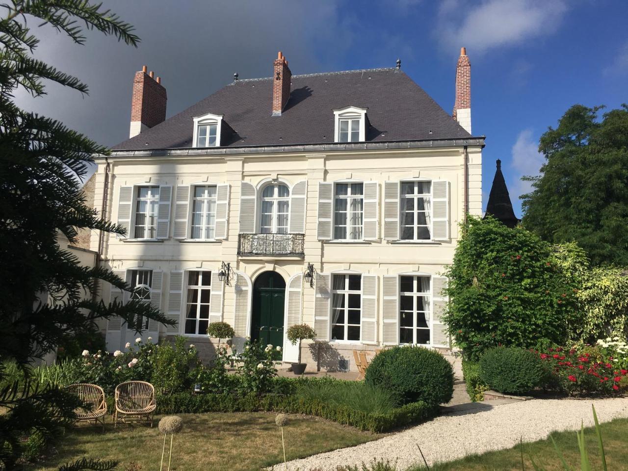 Entre Cour Et Jardin Bed & Breakfast Arras Bagian luar foto