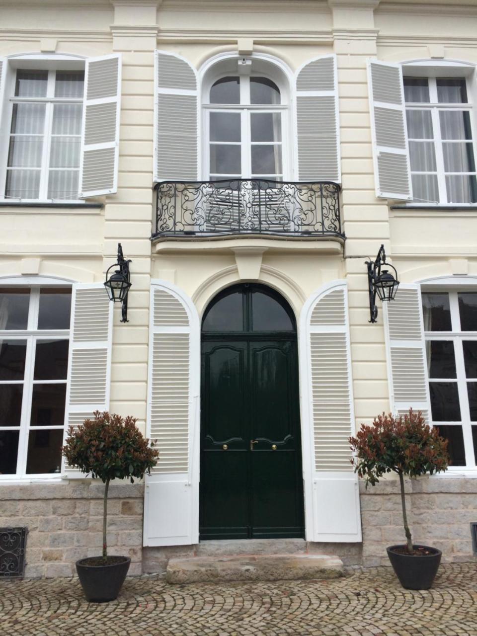 Entre Cour Et Jardin Bed & Breakfast Arras Bagian luar foto